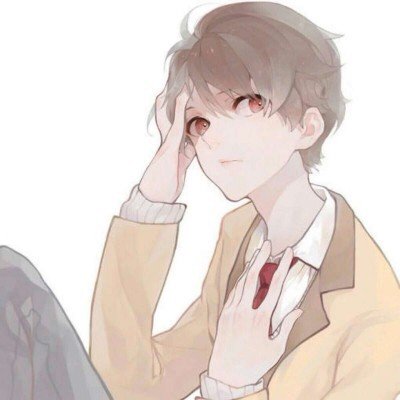 印度男子头插砍刀淡定玩手机